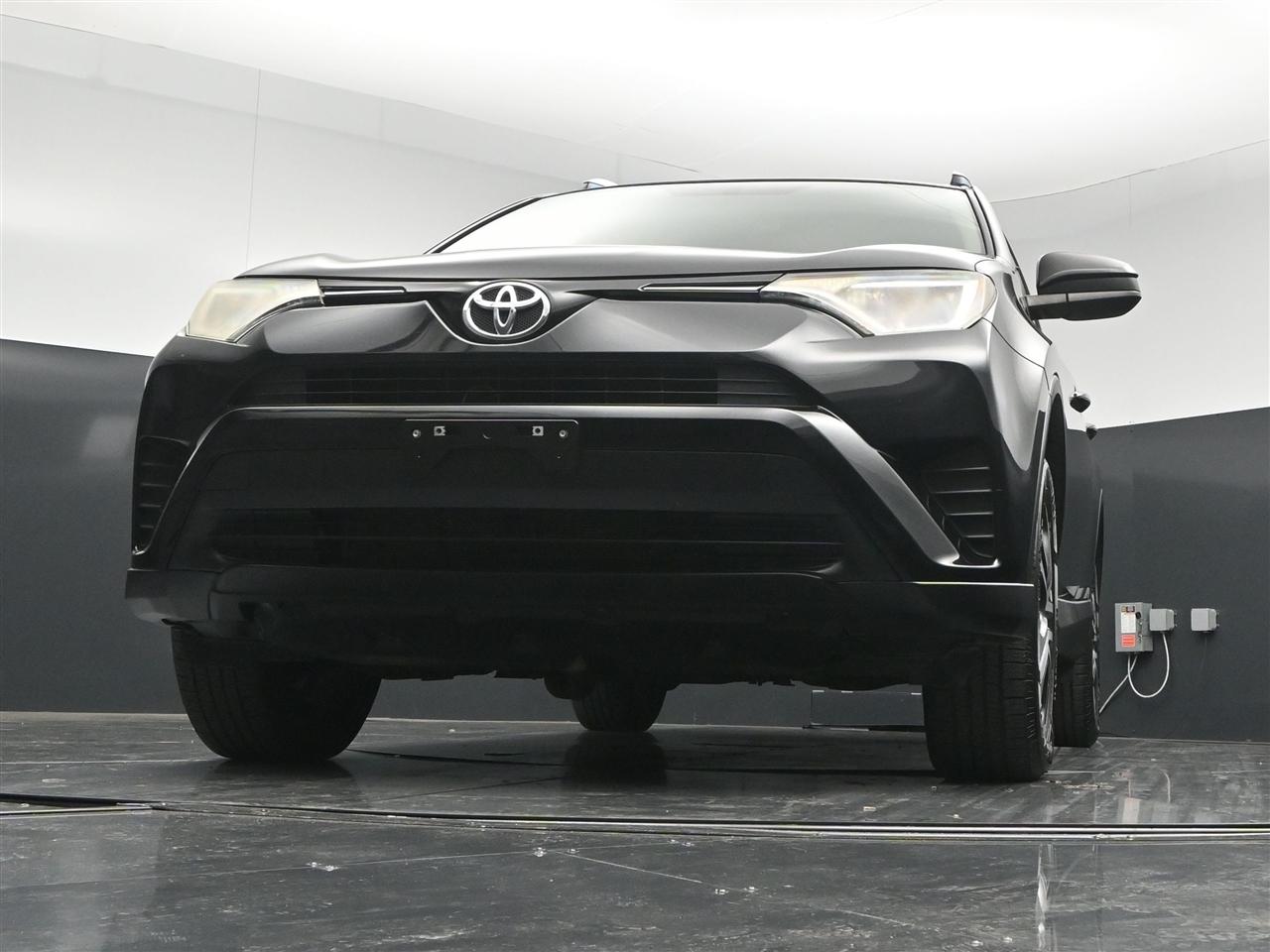 Toyota RAV4 LE AWD 2016