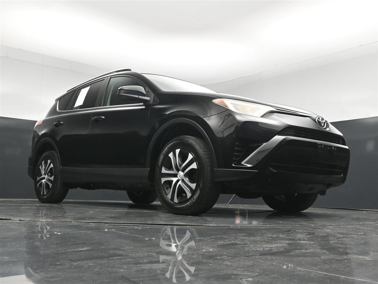 Toyota RAV4 LE AWD 2016