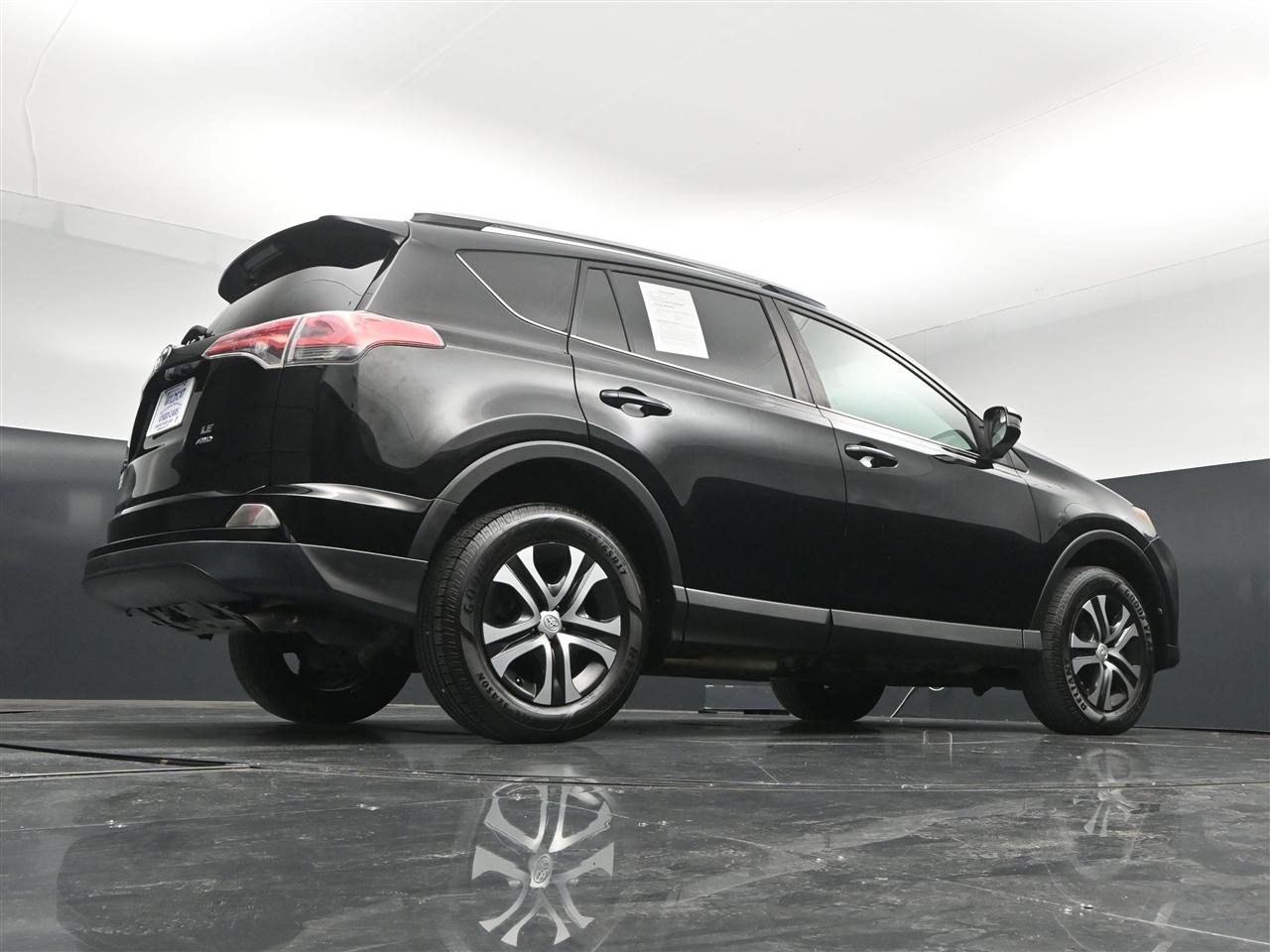Toyota RAV4 LE AWD 2016