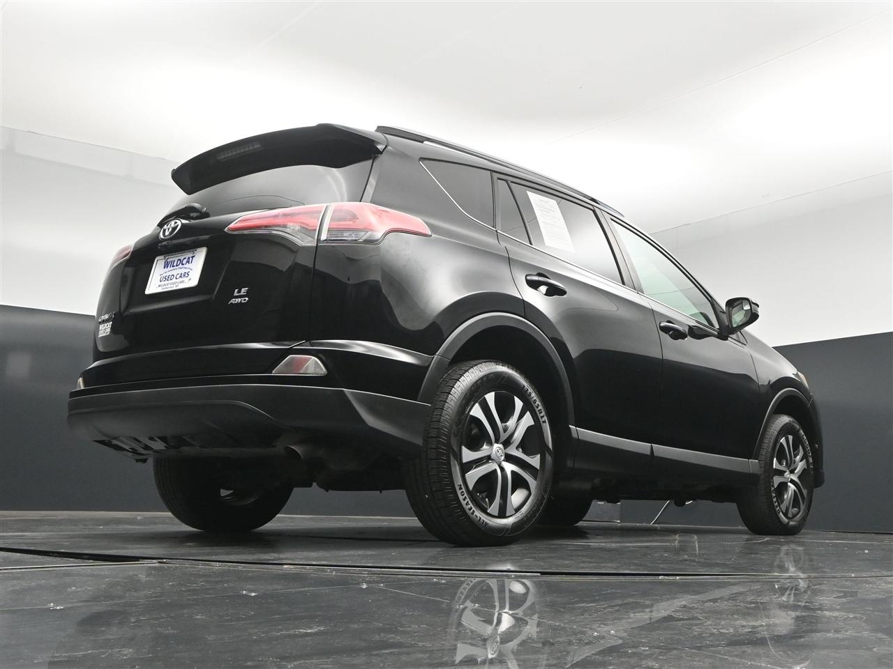 Toyota RAV4 LE AWD 2016