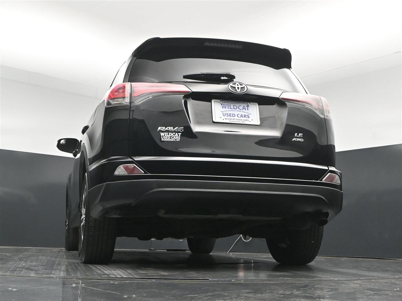 Toyota RAV4 LE AWD 2016