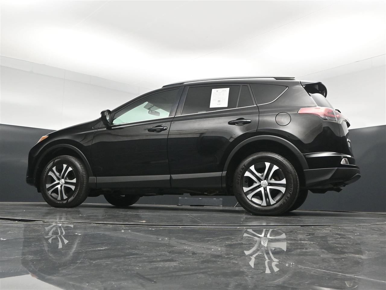 Toyota RAV4 LE AWD 2016