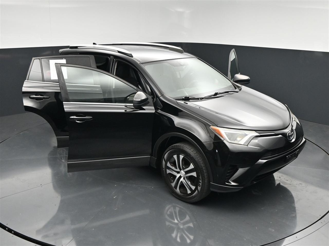 Toyota RAV4 LE AWD 2016