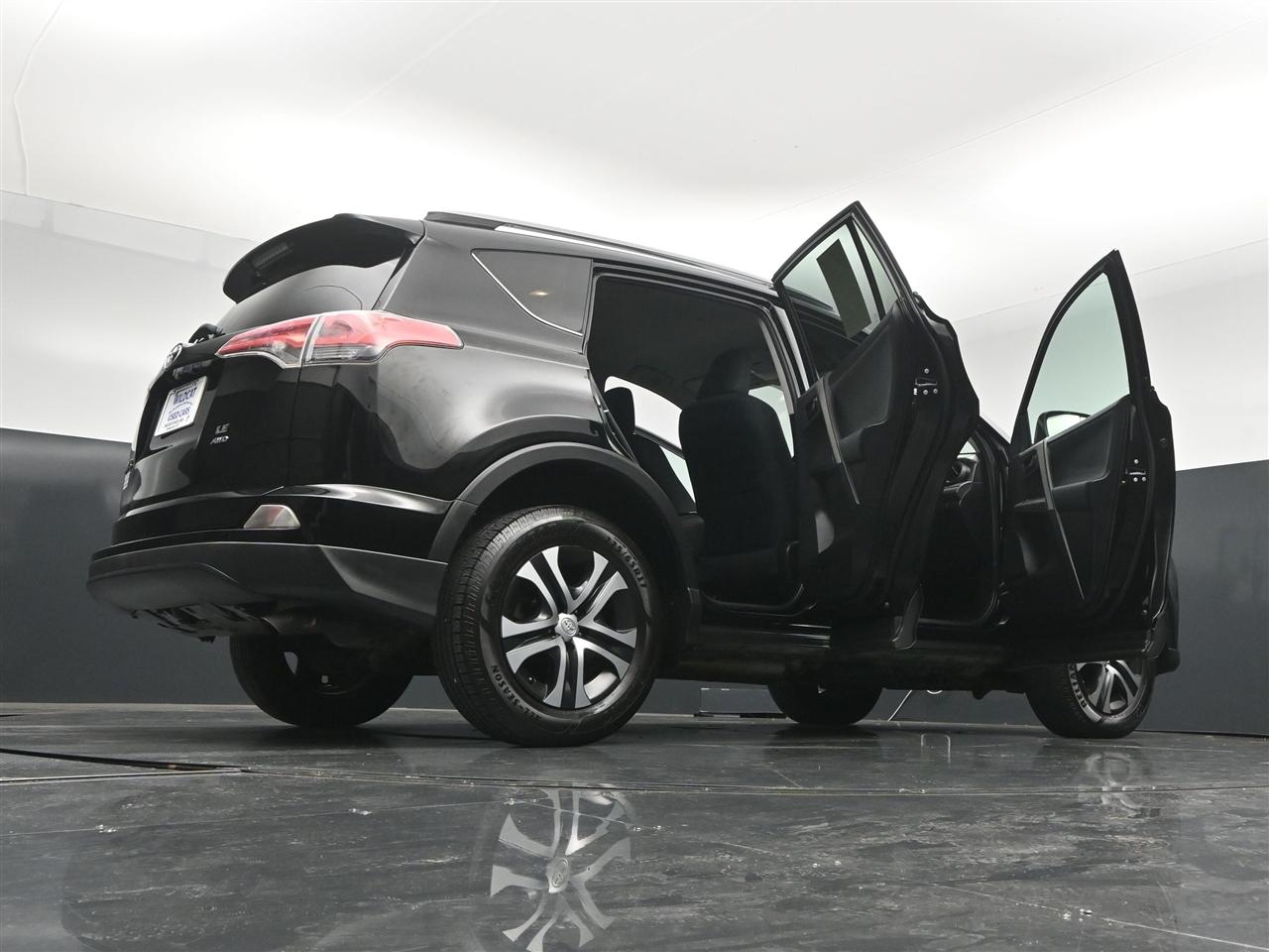 Toyota RAV4 LE AWD 2016