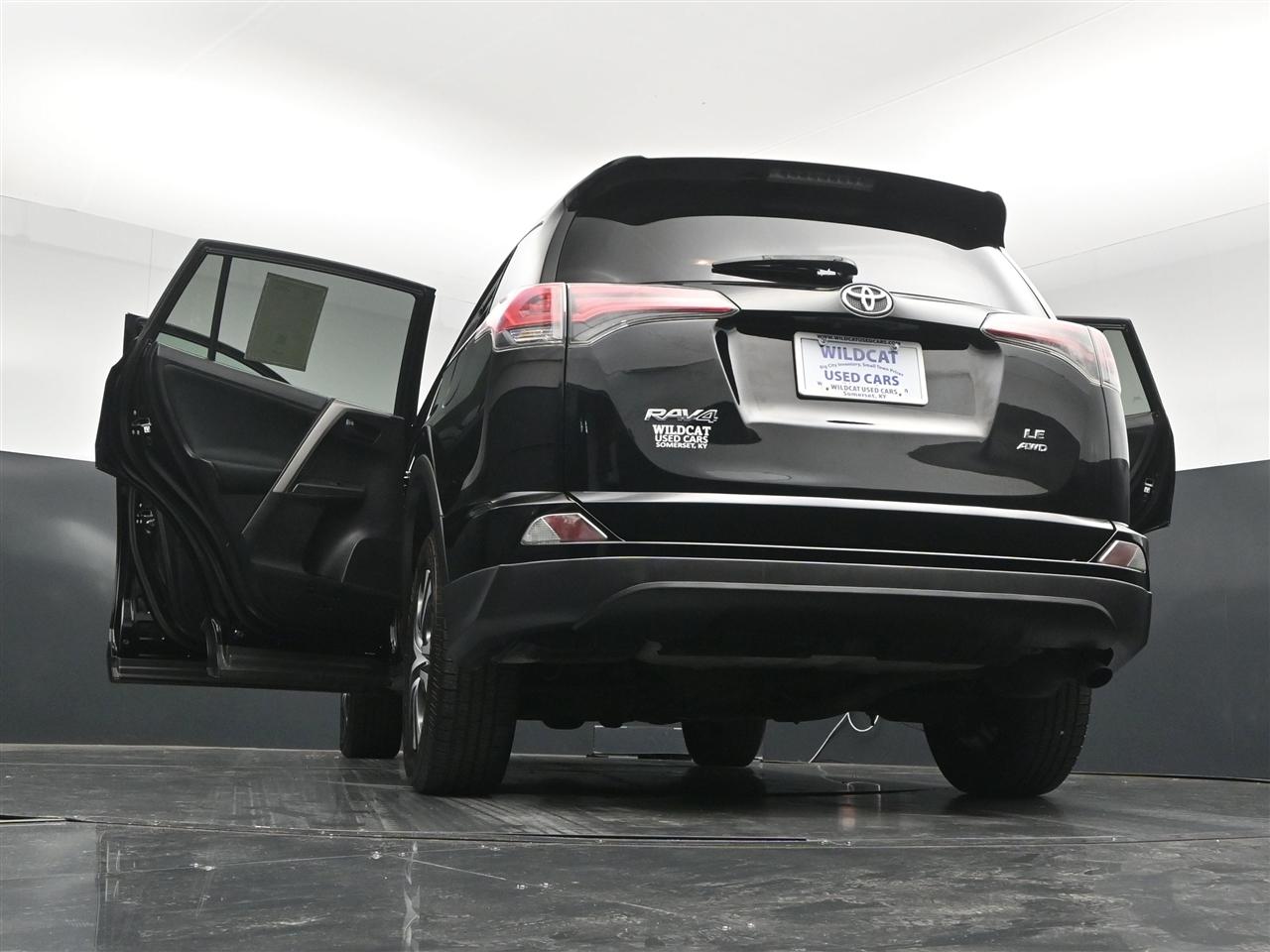 Toyota RAV4 LE AWD 2016
