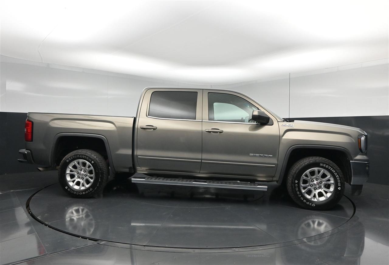 GMC Sierra 1500 SLE Crew Cab Long Box 4WD 2017
