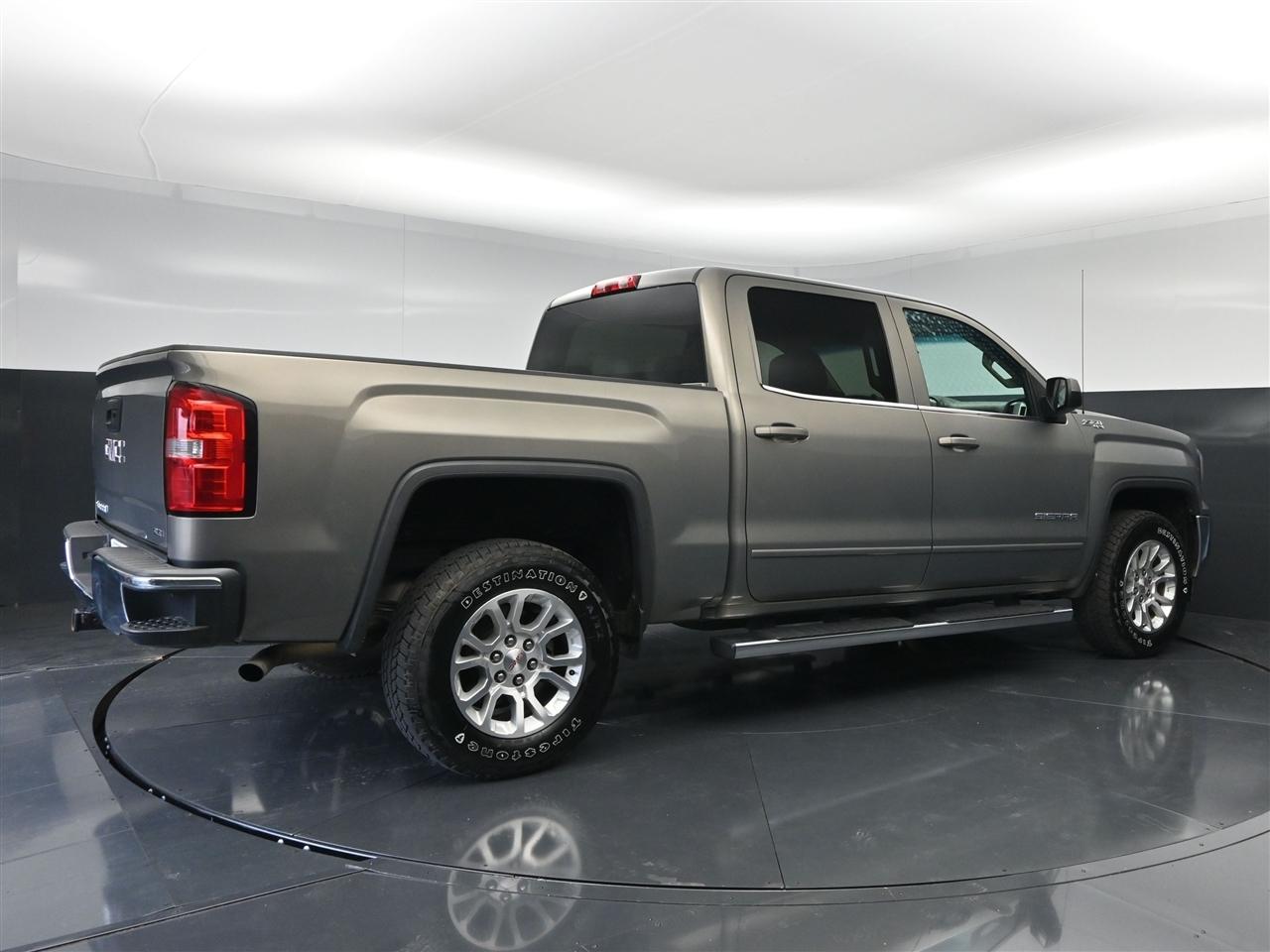 GMC Sierra 1500 SLE Crew Cab Long Box 4WD 2017