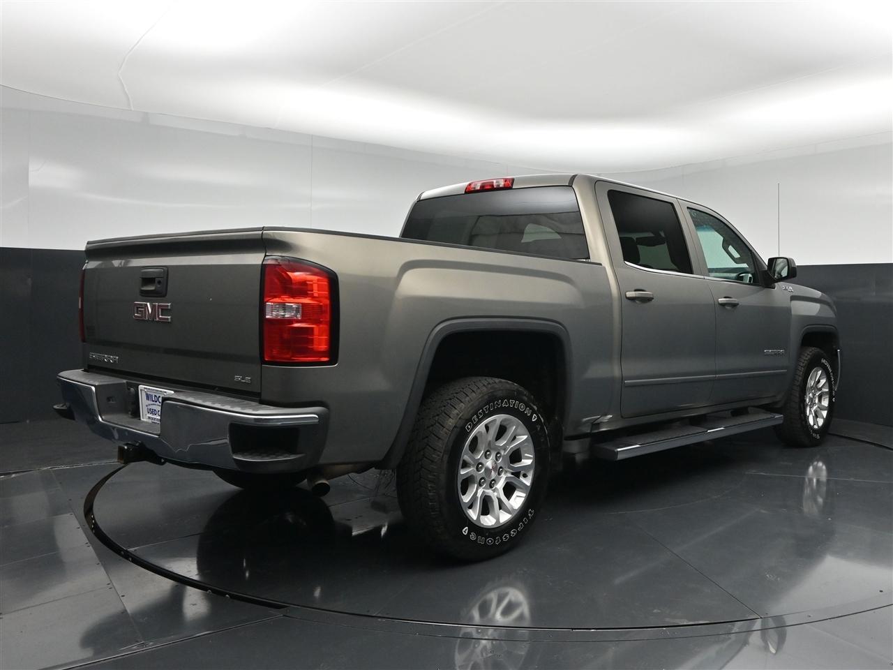GMC Sierra 1500 SLE Crew Cab Long Box 4WD 2017