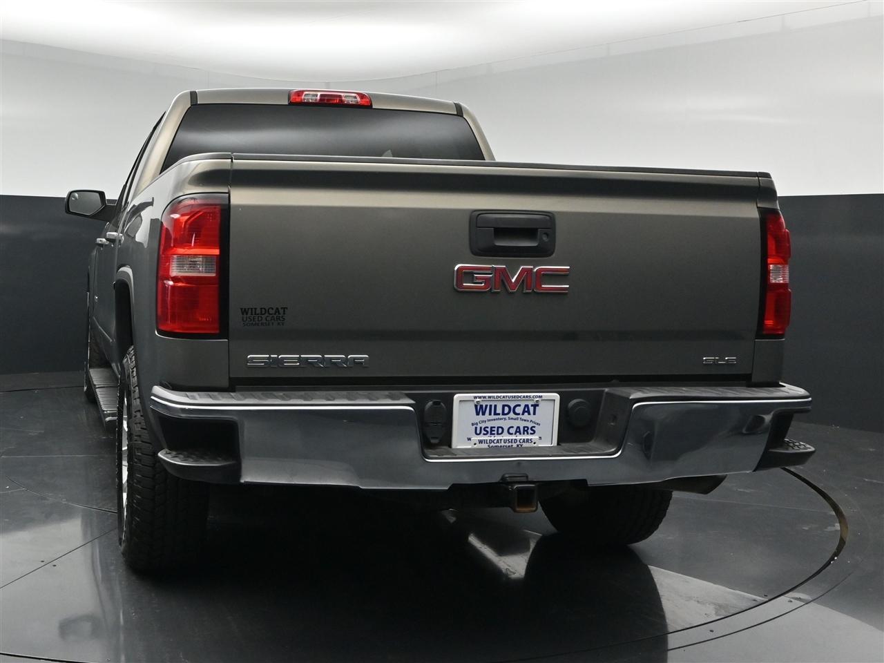 GMC Sierra 1500 SLE Crew Cab Long Box 4WD 2017
