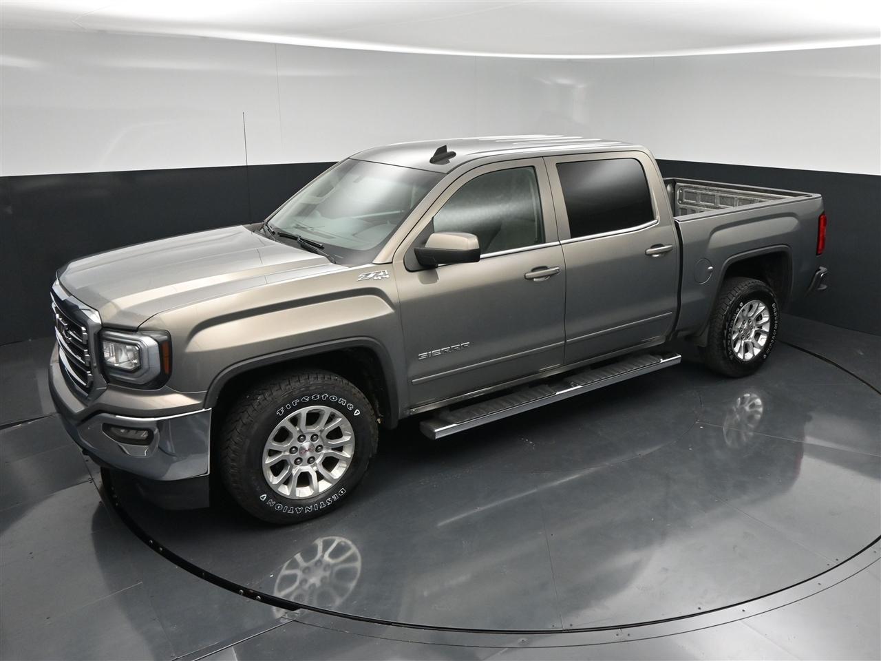 GMC Sierra 1500 SLE Crew Cab Long Box 4WD 2017
