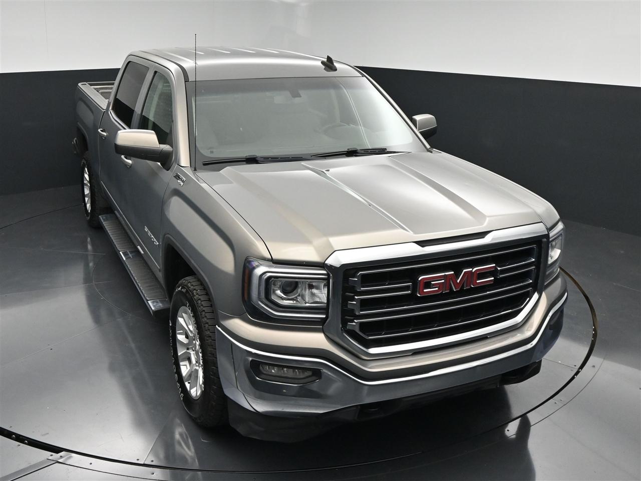 GMC Sierra 1500 SLE Crew Cab Long Box 4WD 2017