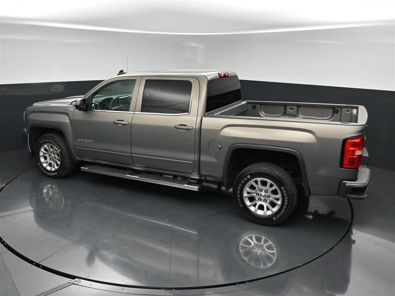 GMC Sierra 1500 SLE Crew Cab Long Box 4WD 2017