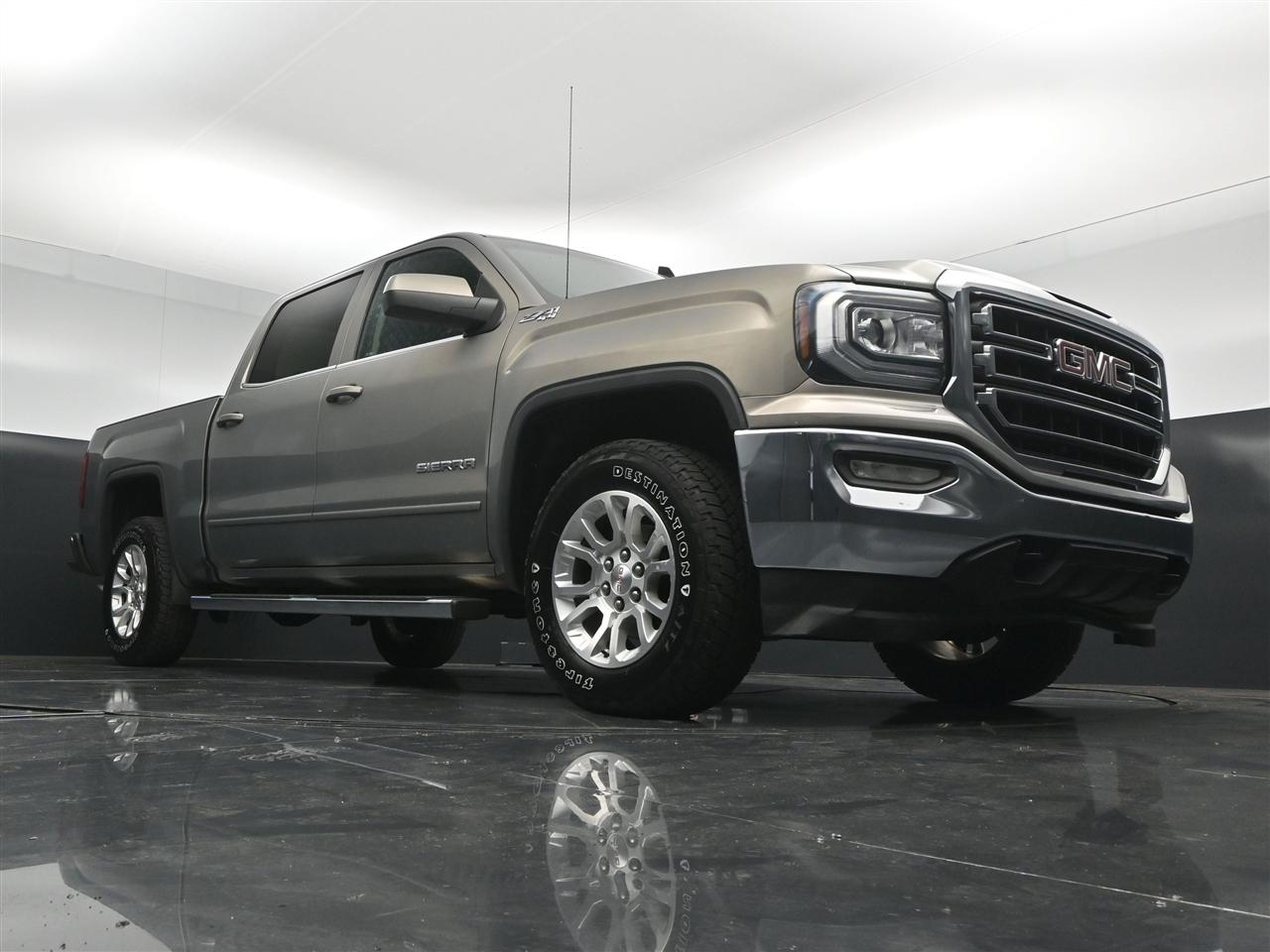 GMC Sierra 1500 SLE Crew Cab Long Box 4WD 2017