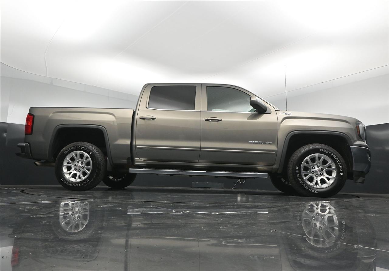 GMC Sierra 1500 SLE Crew Cab Long Box 4WD 2017