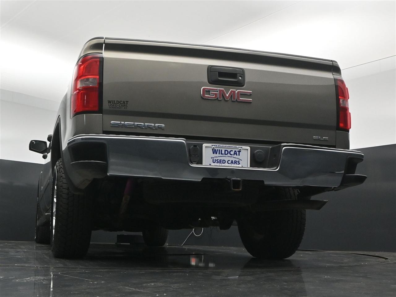 GMC Sierra 1500 SLE Crew Cab Long Box 4WD 2017