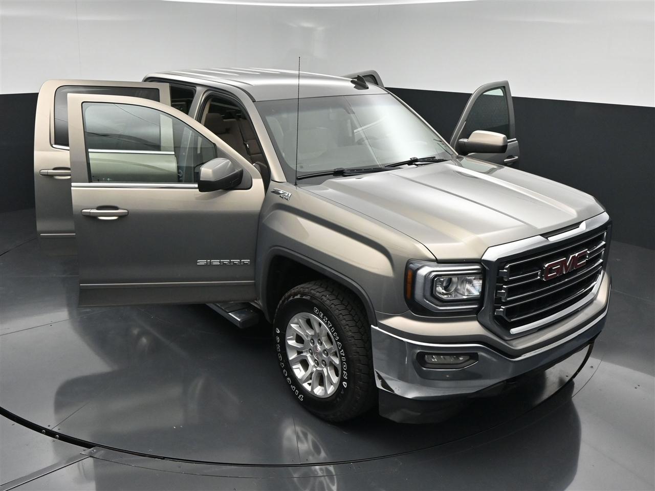 GMC Sierra 1500 SLE Crew Cab Long Box 4WD 2017