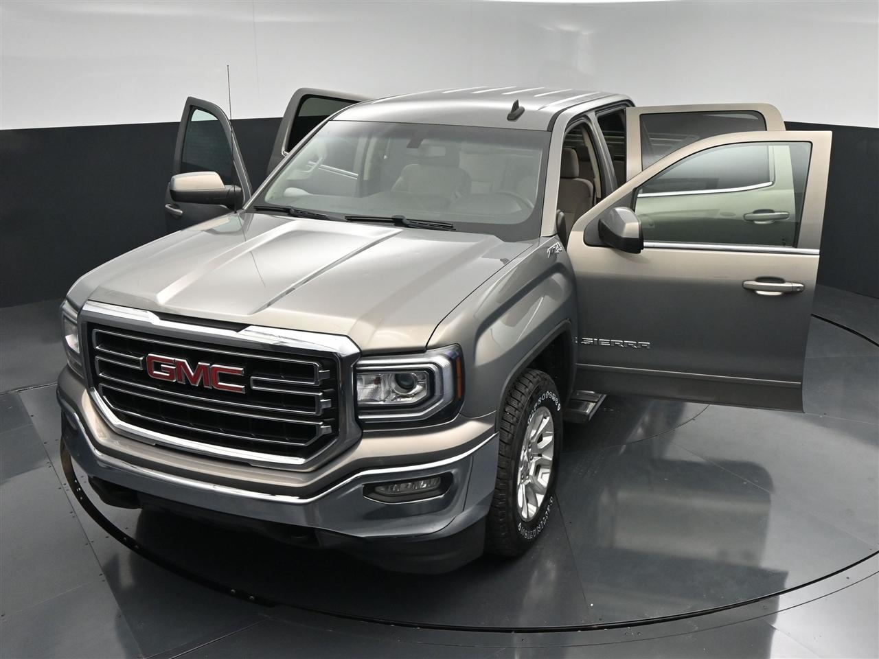 GMC Sierra 1500 SLE Crew Cab Long Box 4WD 2017