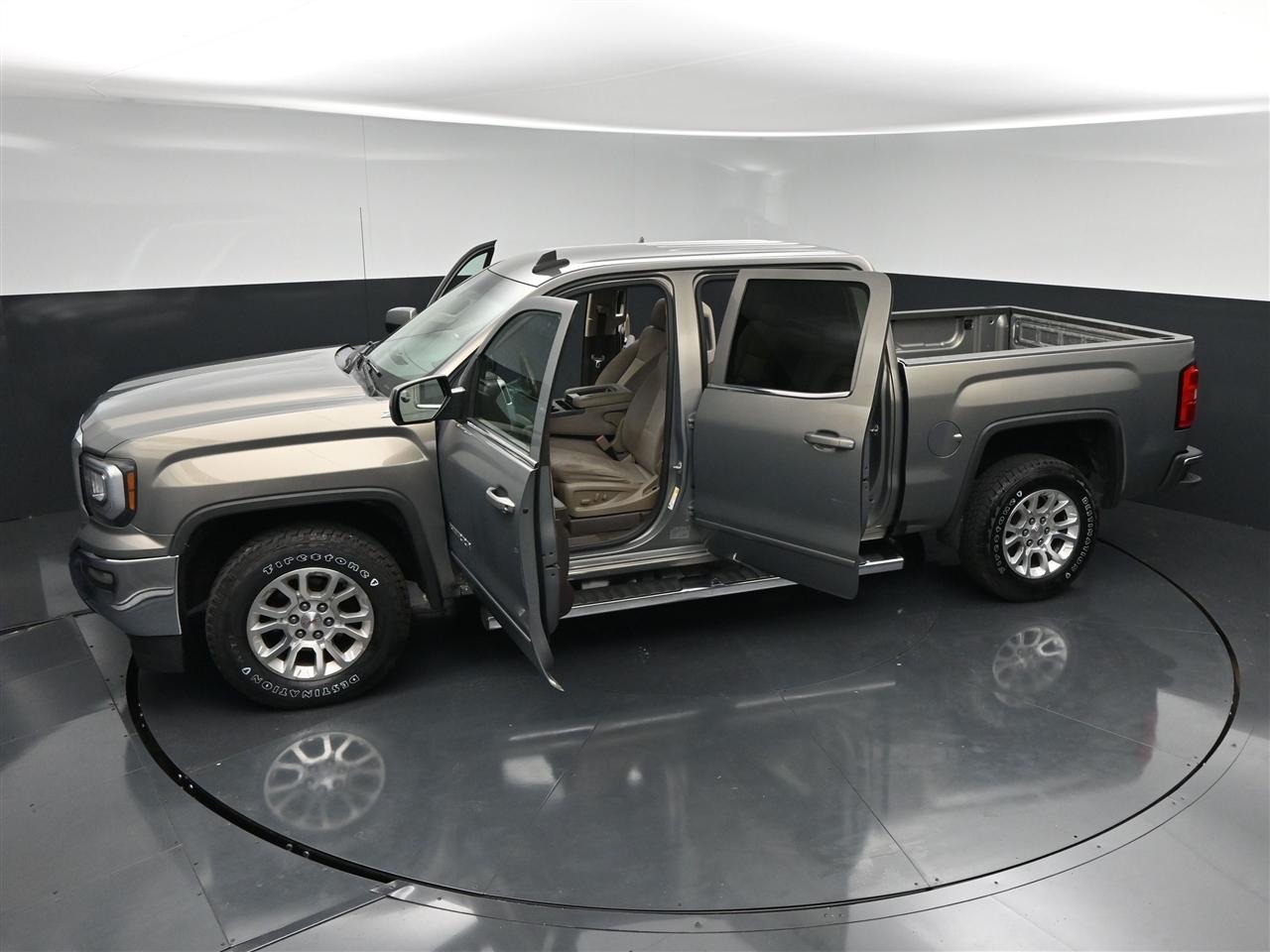 GMC Sierra 1500 SLE Crew Cab Long Box 4WD 2017