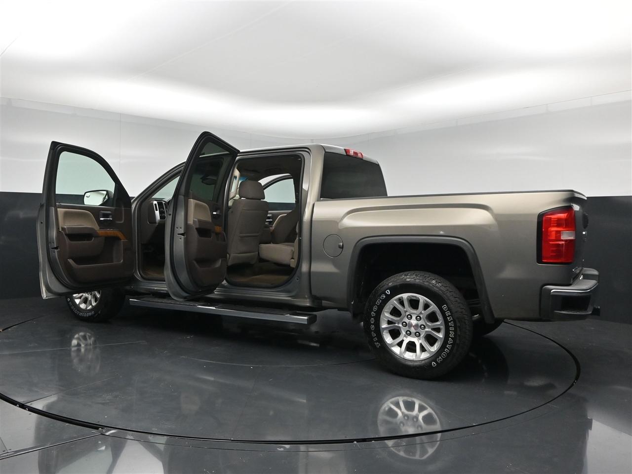 GMC Sierra 1500 SLE Crew Cab Long Box 4WD 2017