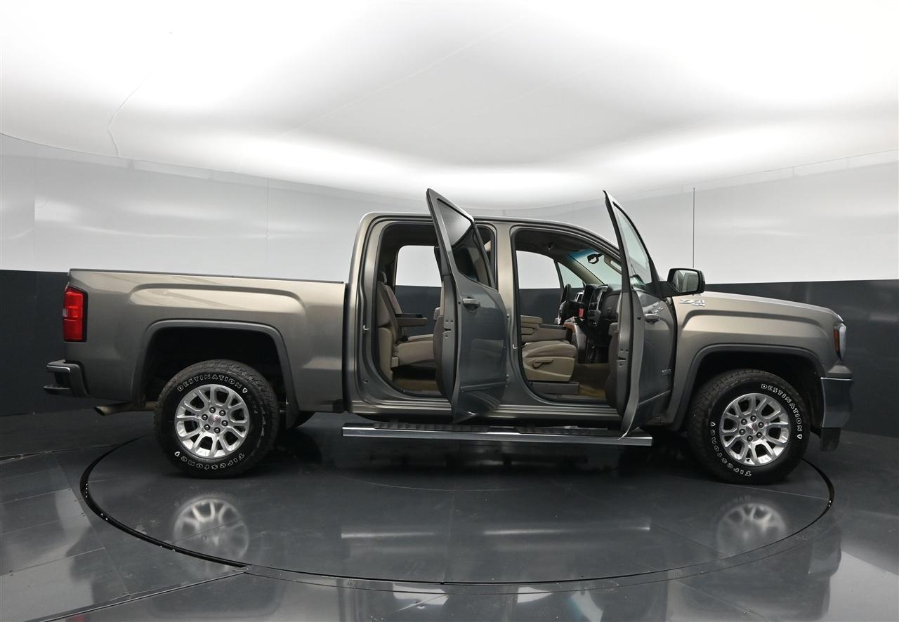GMC Sierra 1500 SLE Crew Cab Long Box 4WD 2017