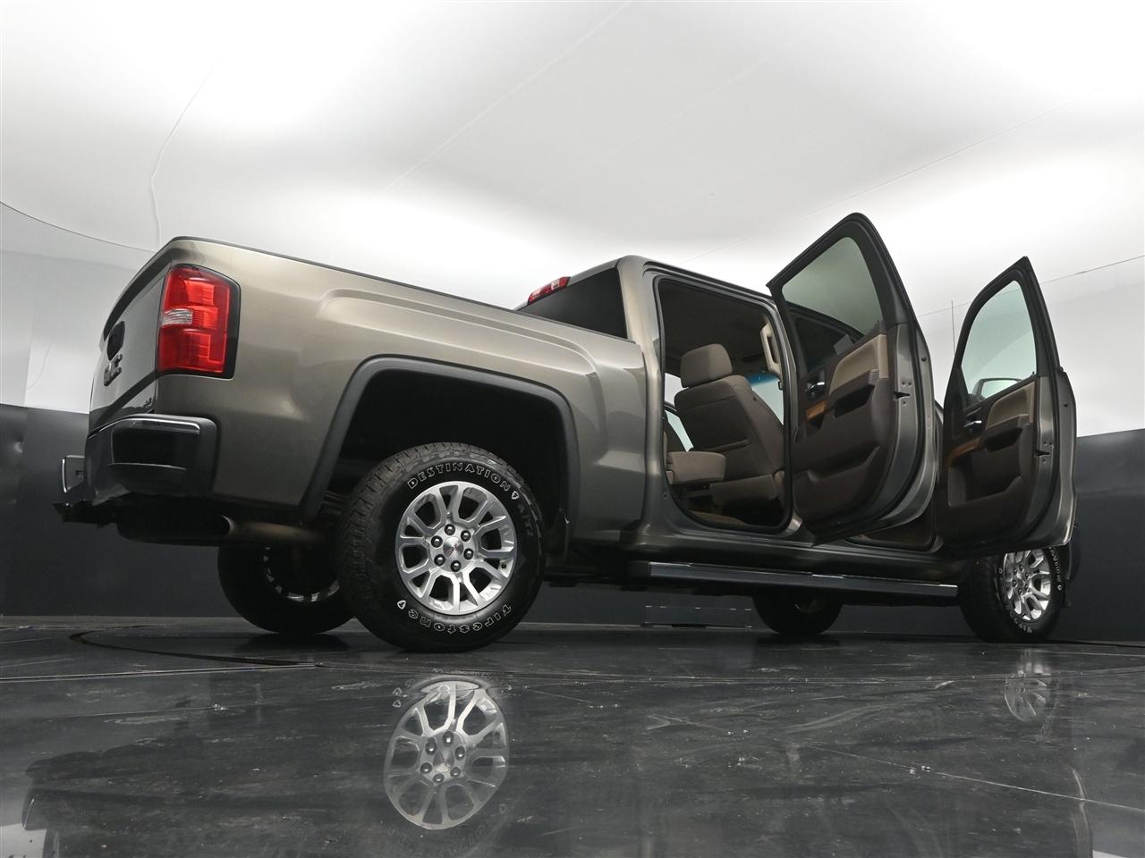 GMC Sierra 1500 SLE Crew Cab Long Box 4WD 2017