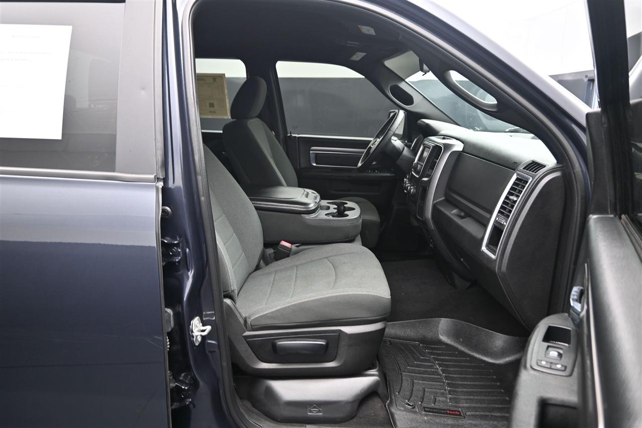 RAM 1500 SLT Quad Cab 4WD 2021