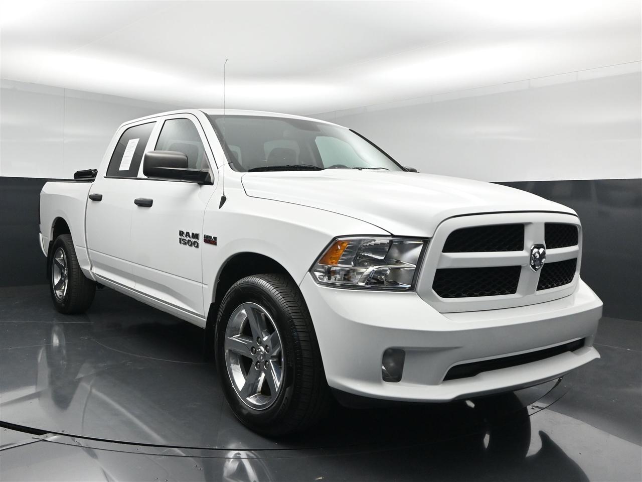 RAM 1500 Tradesman Crew Cab SWB 4WD 2015