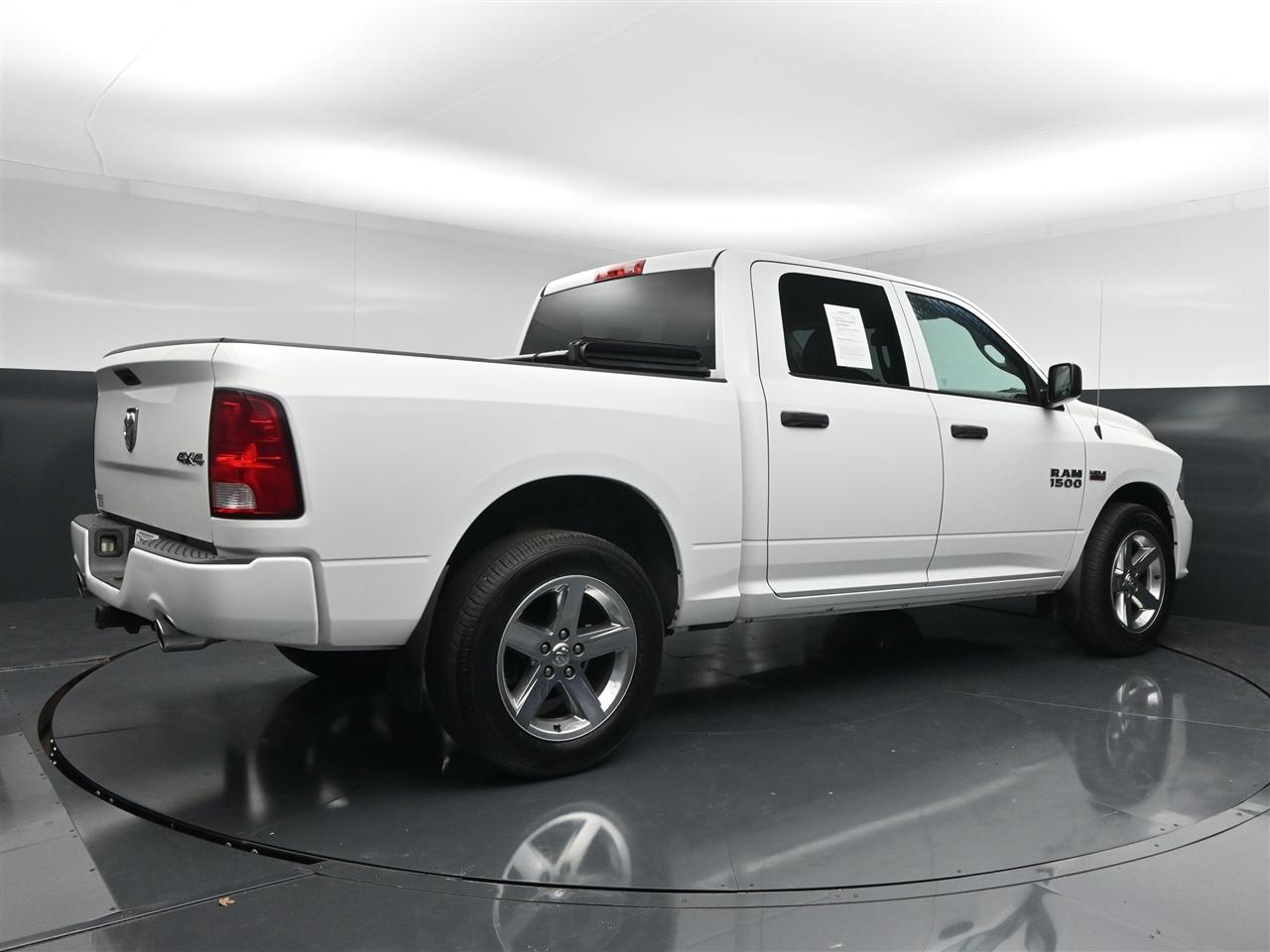 RAM 1500 Tradesman Crew Cab SWB 4WD 2015