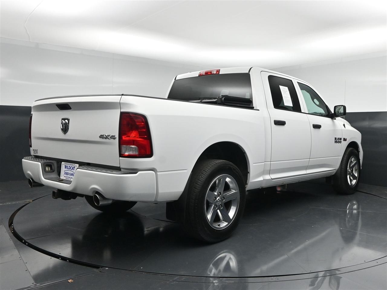 RAM 1500 Tradesman Crew Cab SWB 4WD 2015