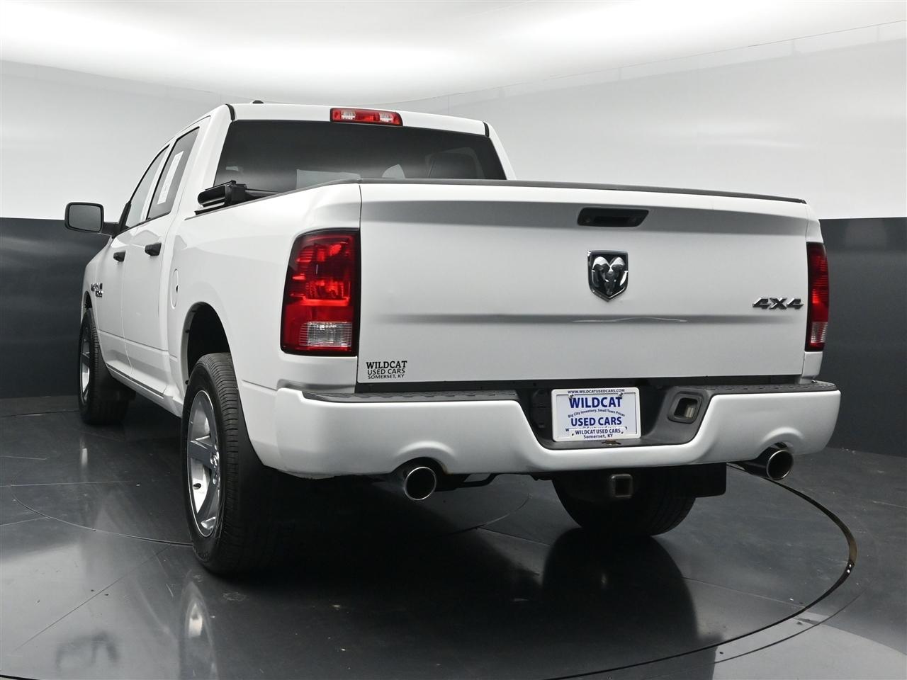 RAM 1500 Tradesman Crew Cab SWB 4WD 2015