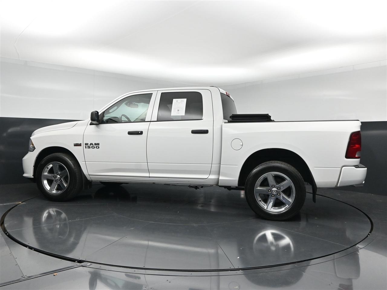 RAM 1500 Tradesman Crew Cab SWB 4WD 2015