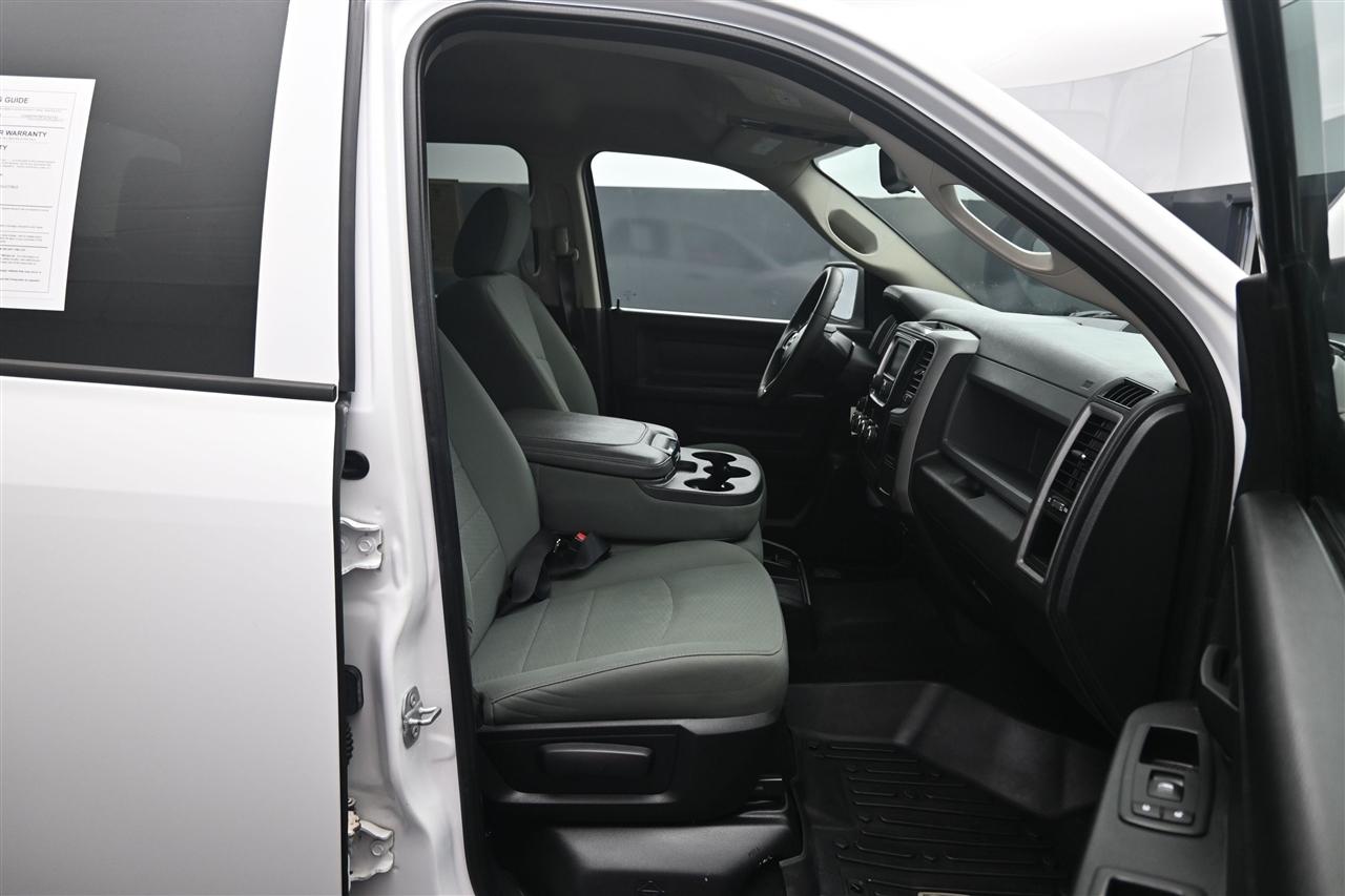 RAM 1500 Tradesman Crew Cab SWB 4WD 2015