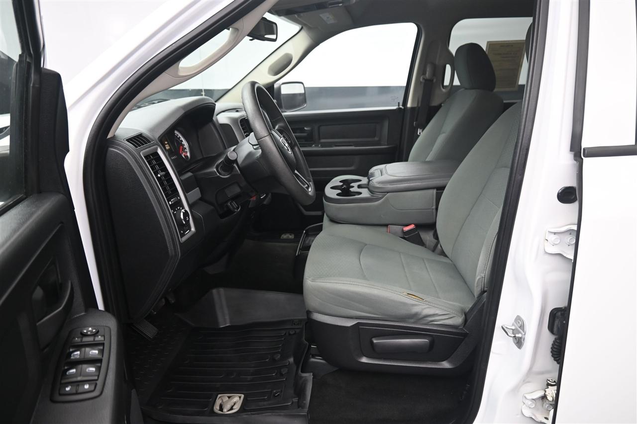 RAM 1500 Tradesman Crew Cab SWB 4WD 2015