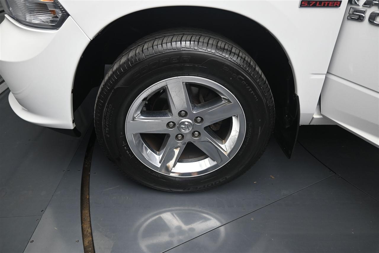 RAM 1500 Tradesman Crew Cab SWB 4WD 2015