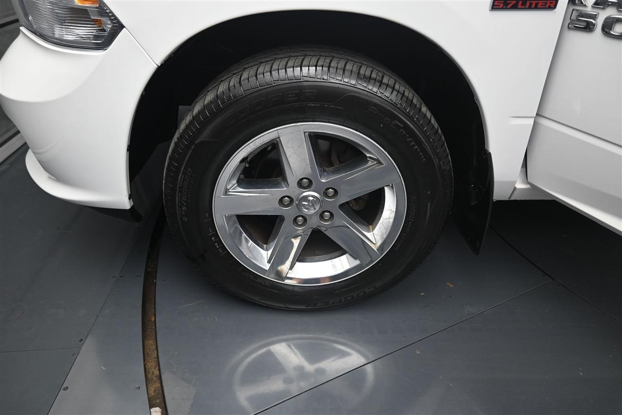 RAM 1500 Tradesman Crew Cab SWB 4WD 2015