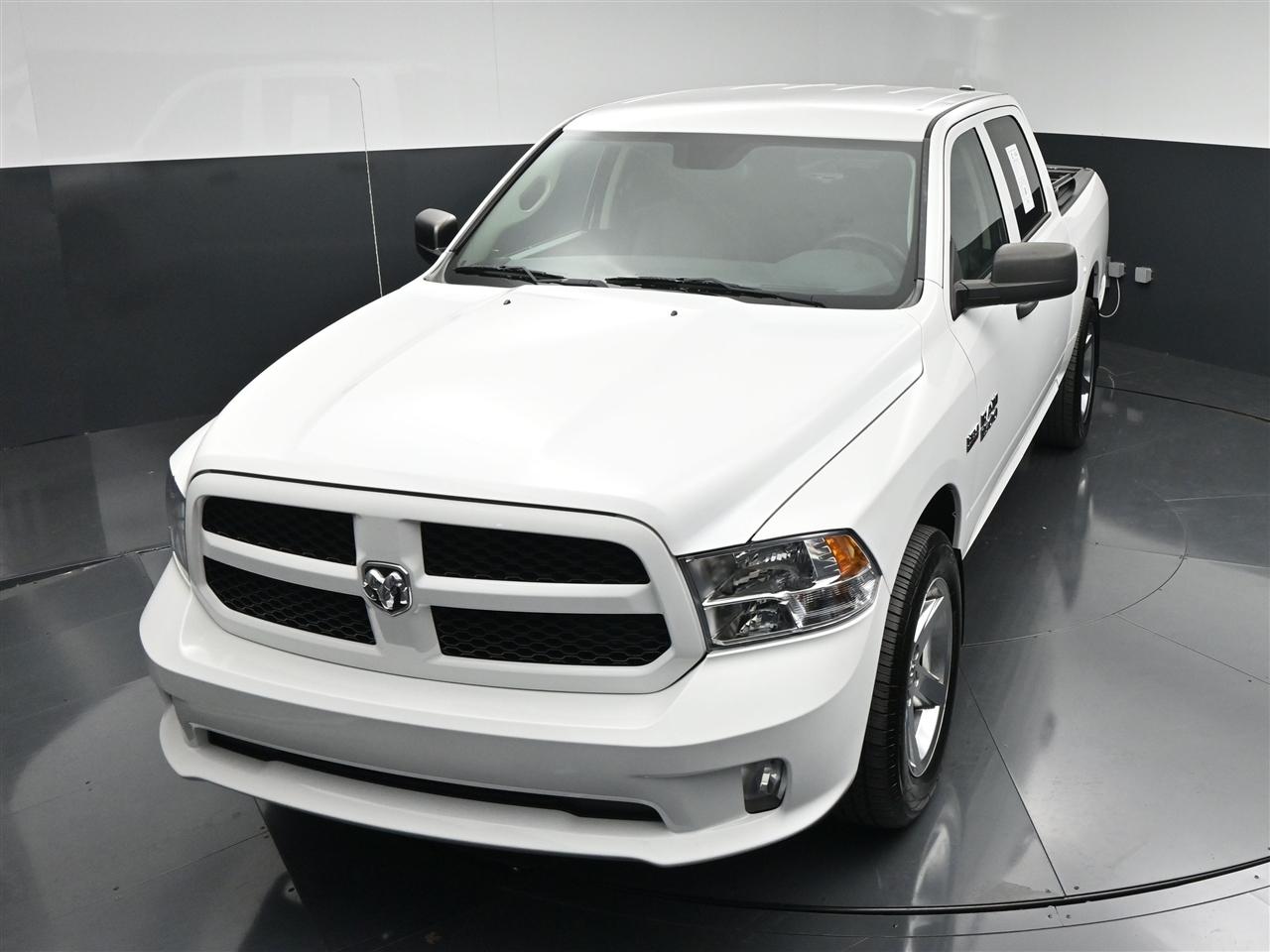 RAM 1500 Tradesman Crew Cab SWB 4WD 2015