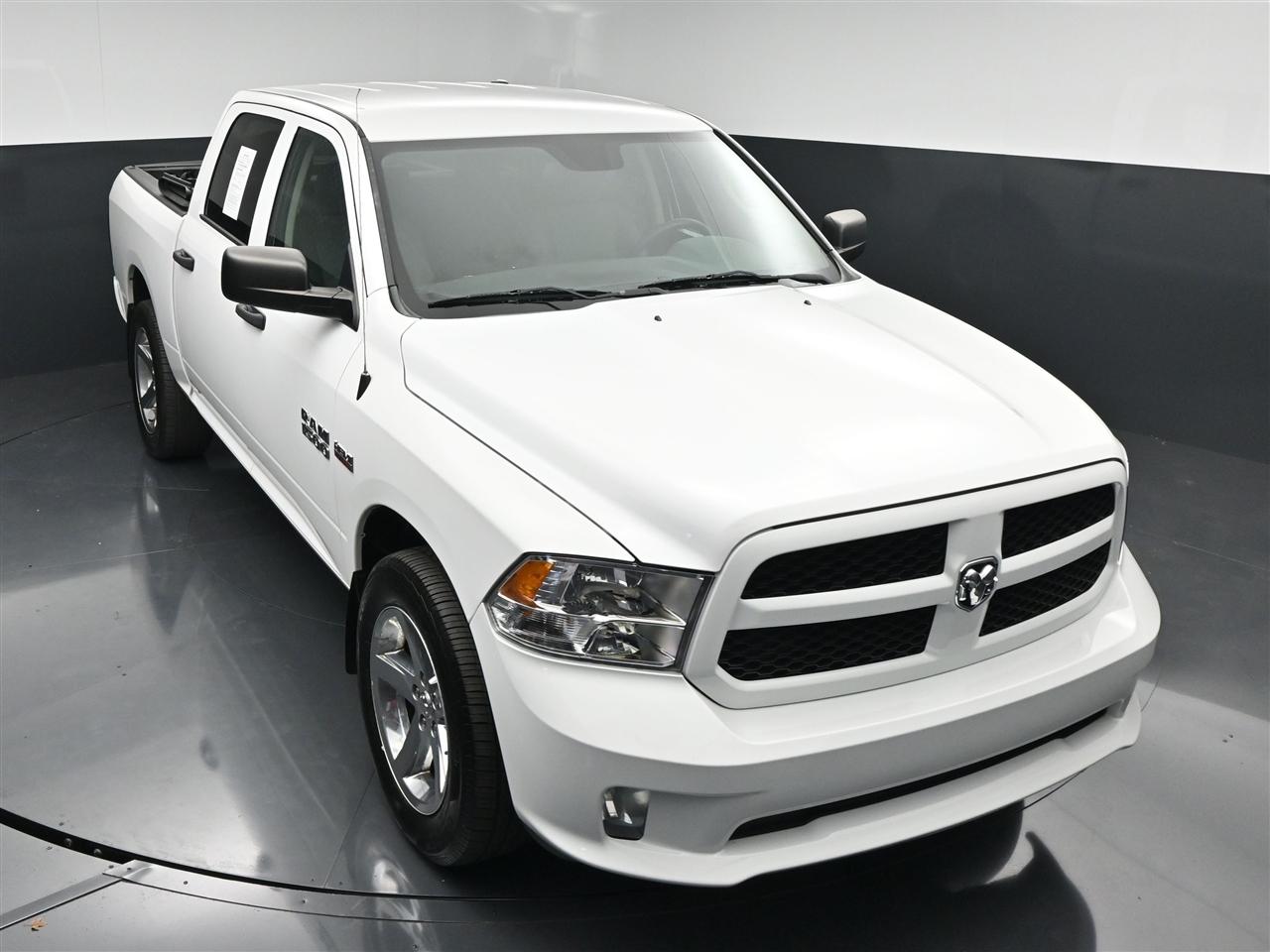 RAM 1500 Tradesman Crew Cab SWB 4WD 2015