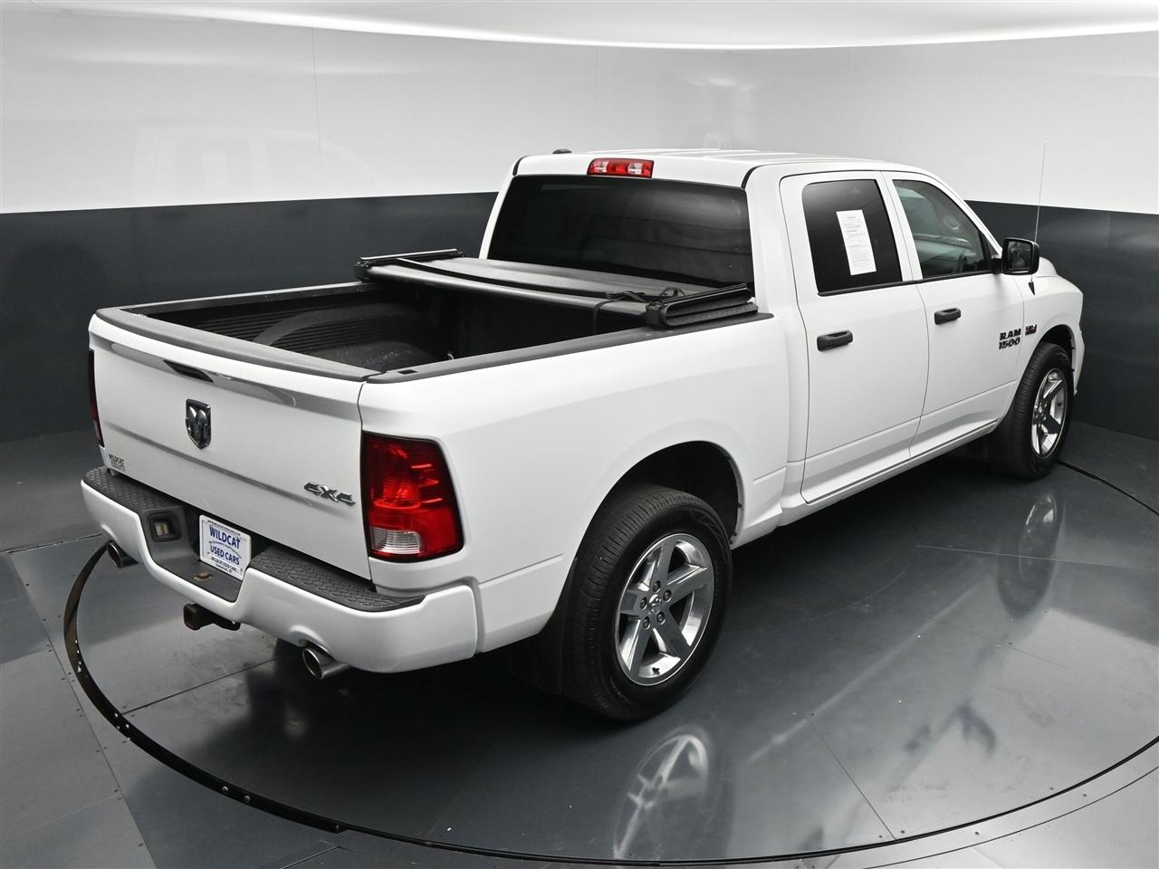 RAM 1500 Tradesman Crew Cab SWB 4WD 2015