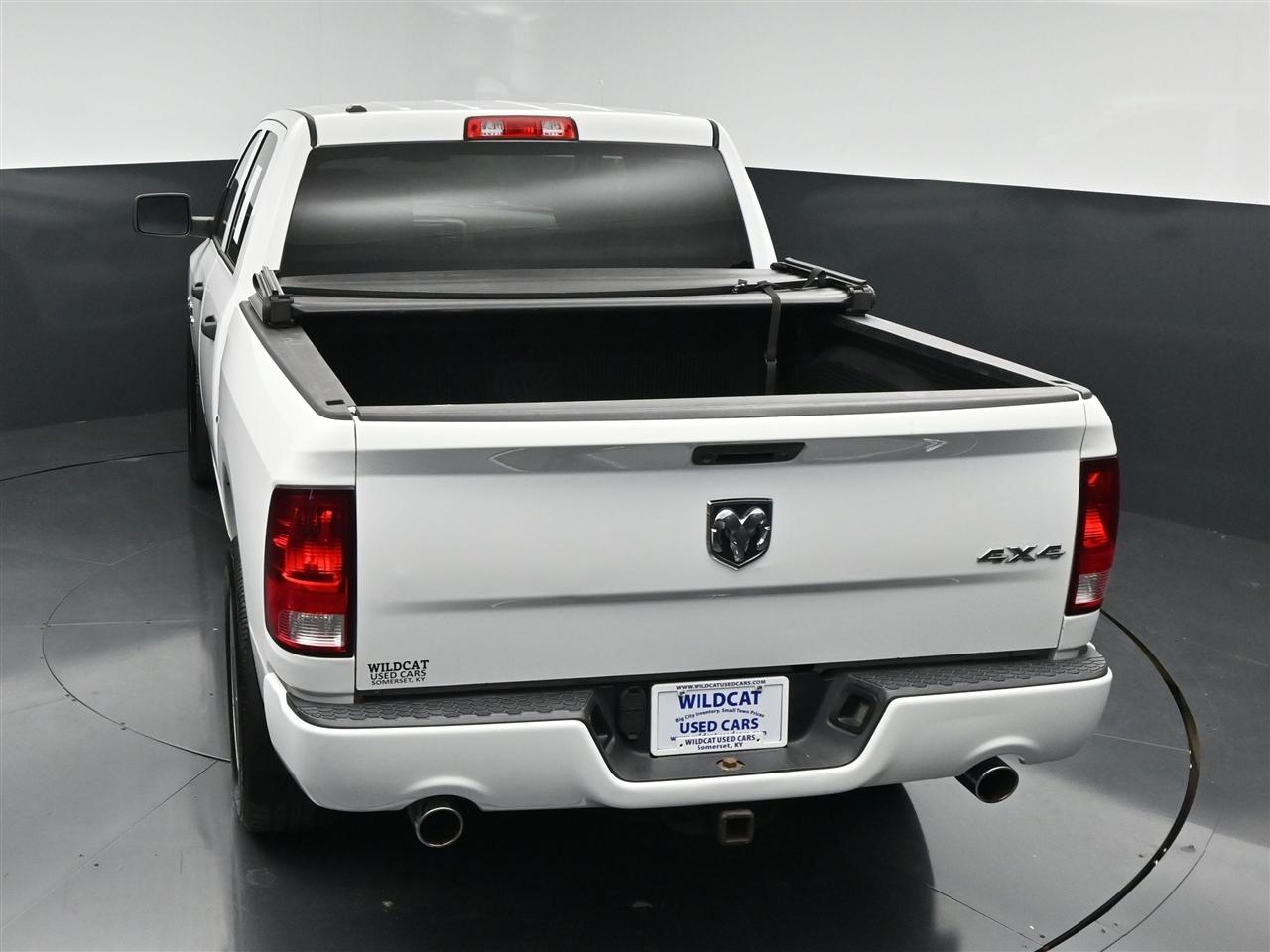 RAM 1500 Tradesman Crew Cab SWB 4WD 2015