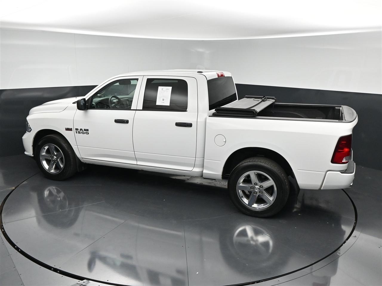 RAM 1500 Tradesman Crew Cab SWB 4WD 2015