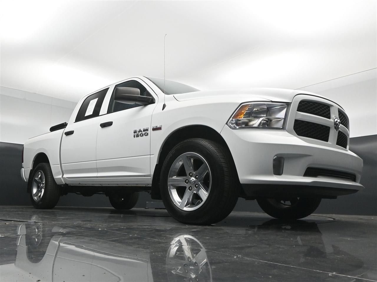 RAM 1500 Tradesman Crew Cab SWB 4WD 2015