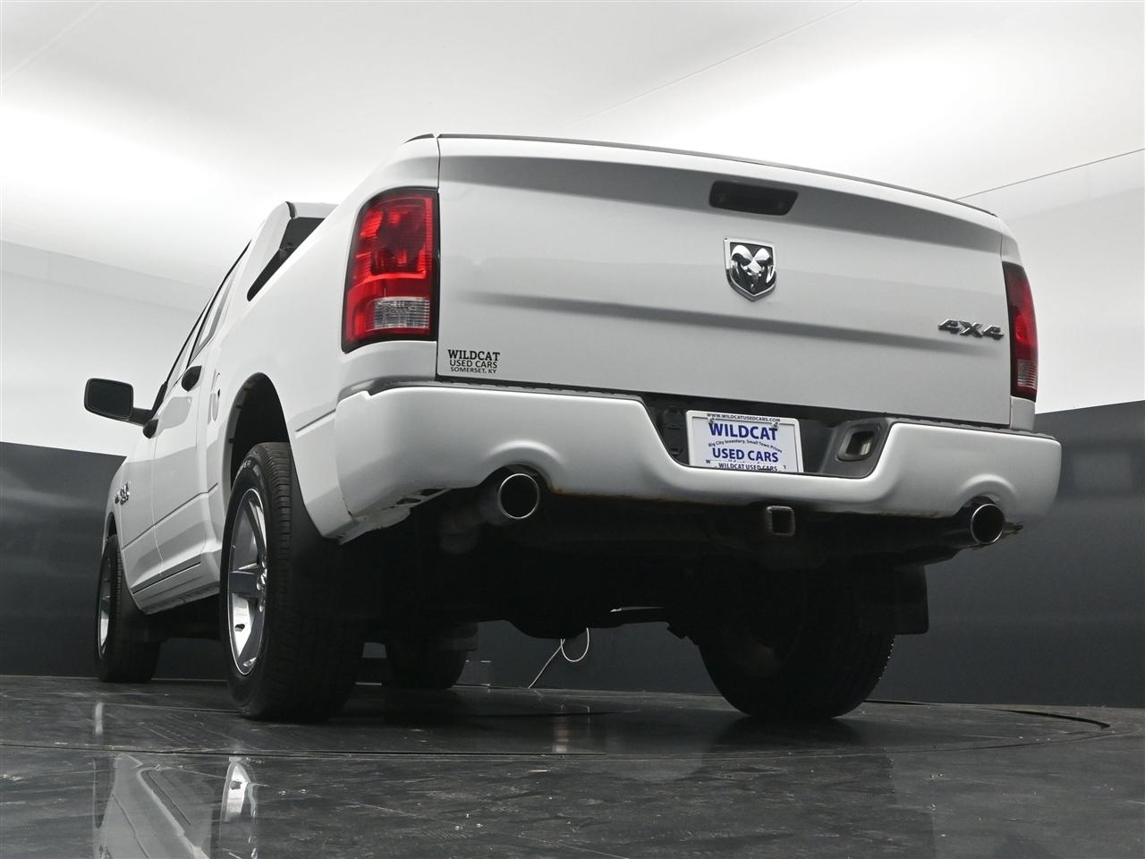 RAM 1500 Tradesman Crew Cab SWB 4WD 2015