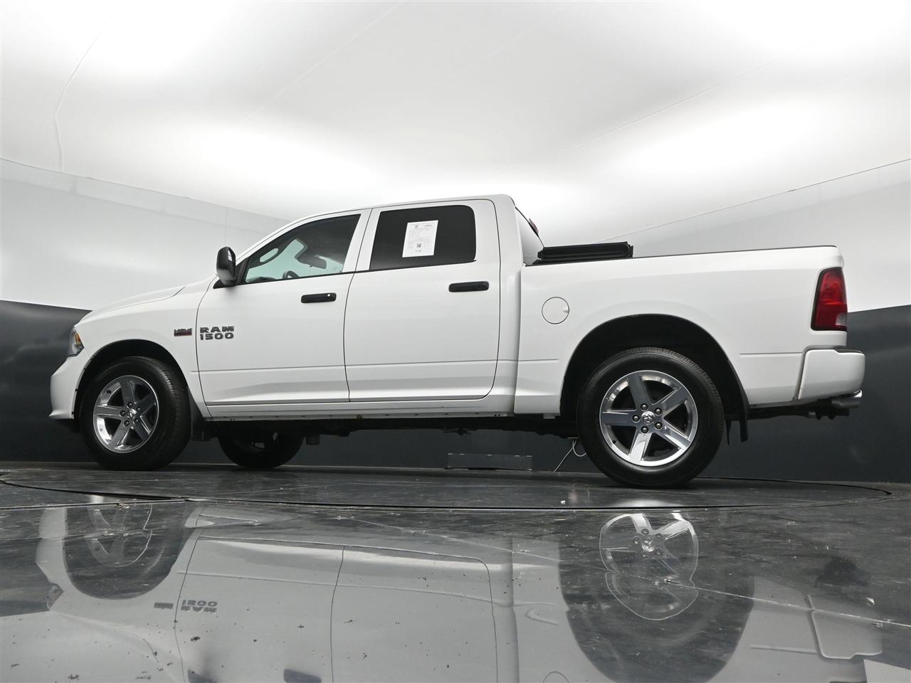 RAM 1500 Tradesman Crew Cab SWB 4WD 2015