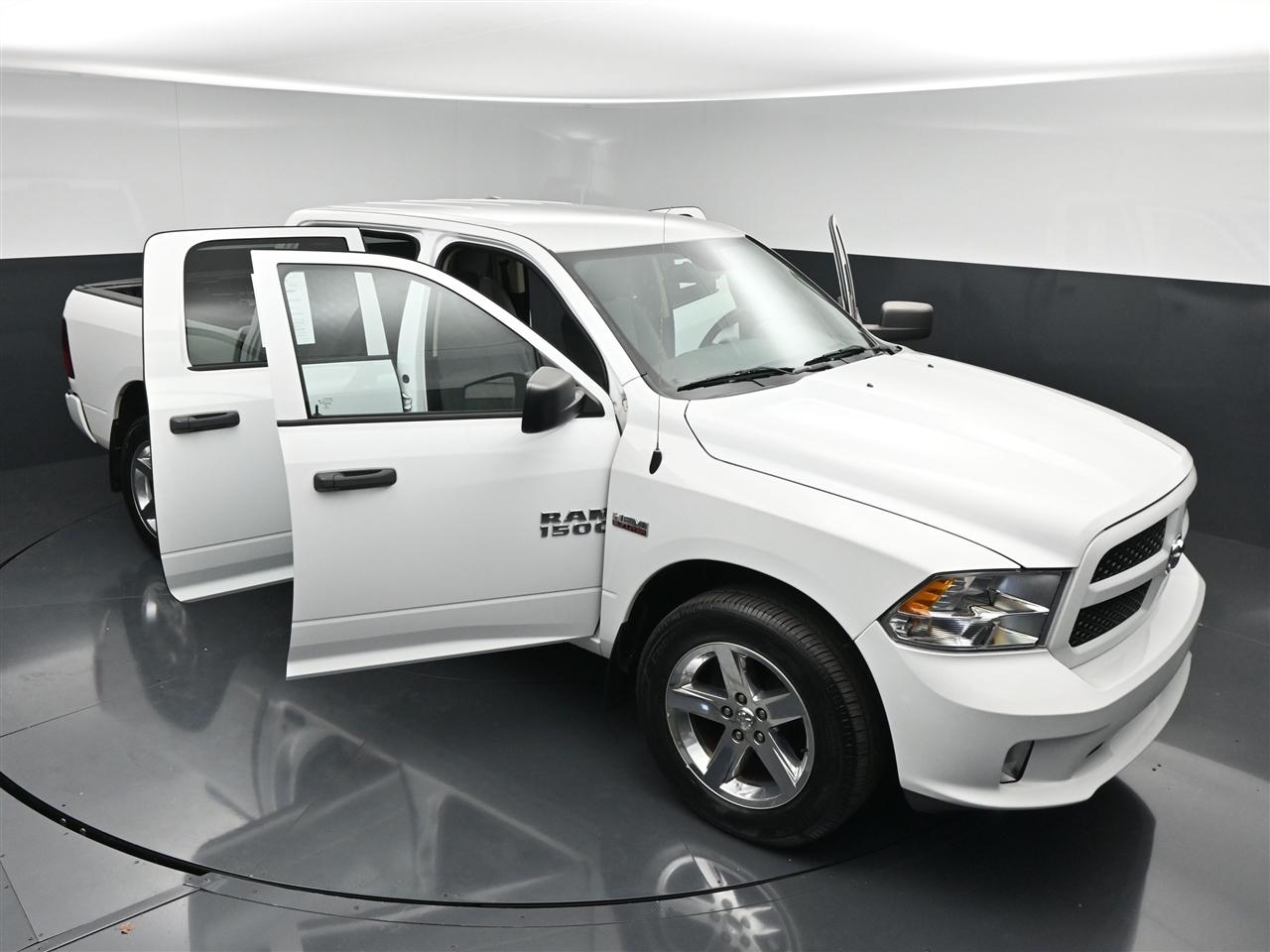 RAM 1500 Tradesman Crew Cab SWB 4WD 2015