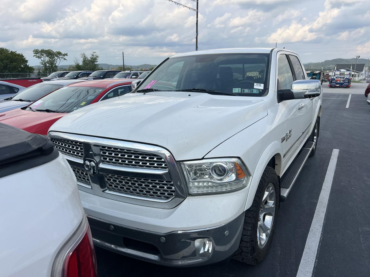 RAM 1500 Laramie Crew Cab SWB 4WD 2016