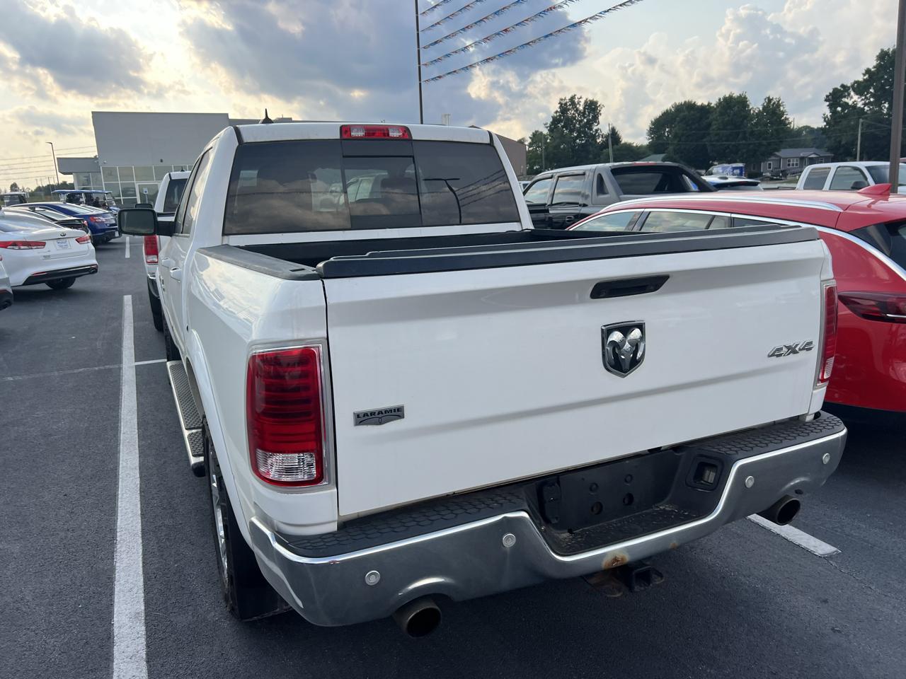 RAM 1500 Laramie Crew Cab SWB 4WD 2016