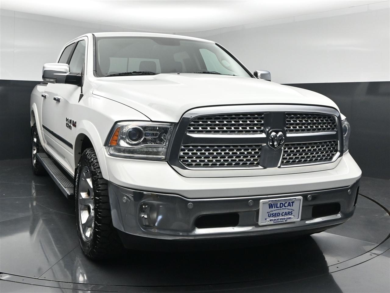 2016 RAM 1500 Laramie Crew Cab SWB 4WD
