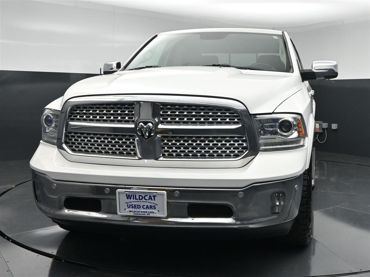 RAM 1500 Laramie Crew Cab SWB 4WD 2016
