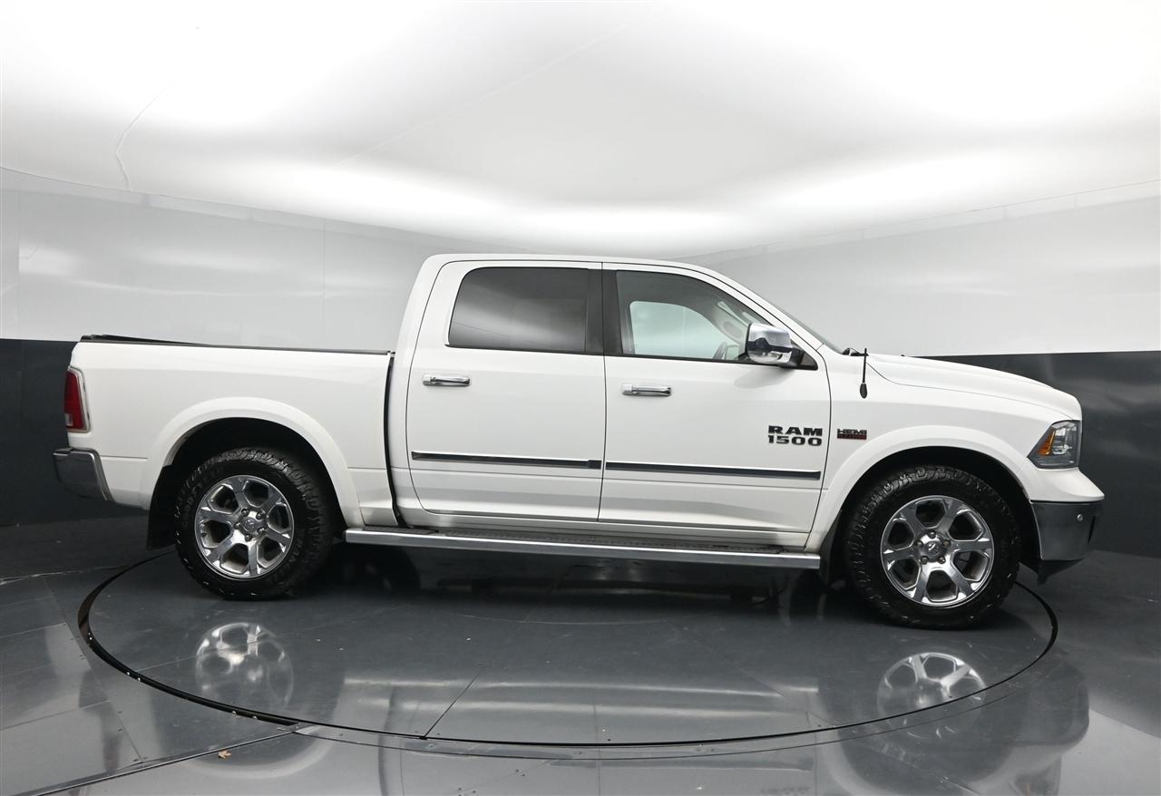 RAM 1500 Laramie Crew Cab SWB 4WD 2016