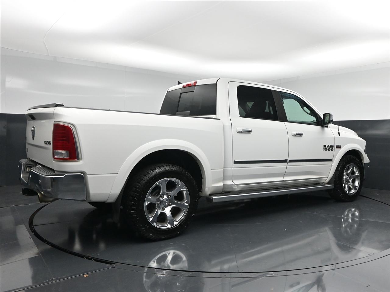 RAM 1500 Laramie Crew Cab SWB 4WD 2016